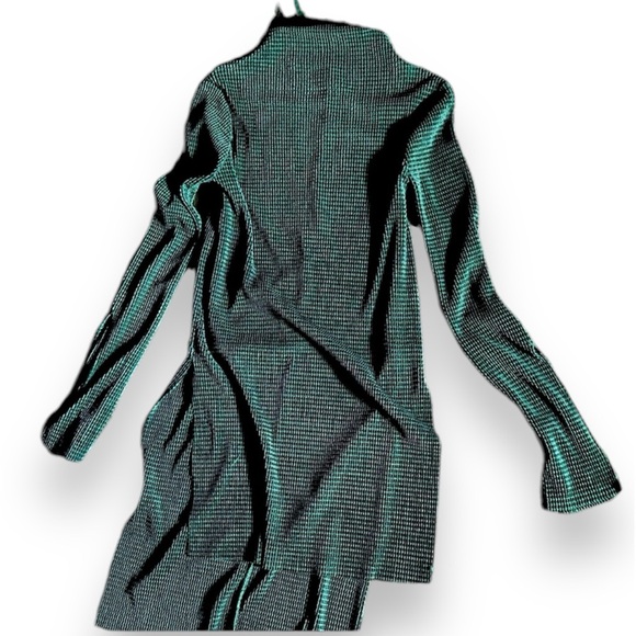 Zara Tunic Dress in Emerald Green - Picture 5 of 12